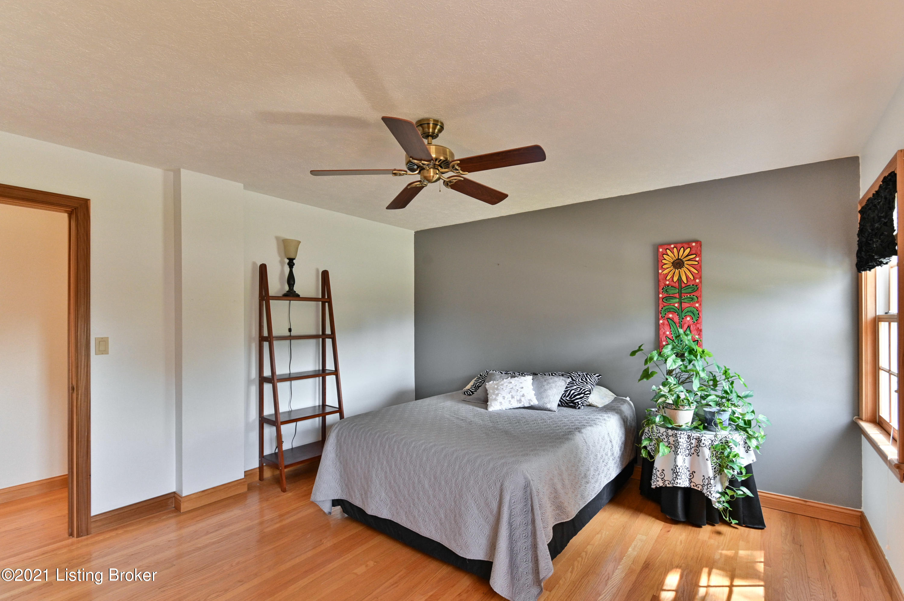9001 Cardiff Road Louisville, KY 40242 - Photo 27 of 40 036 - 20210812 4255