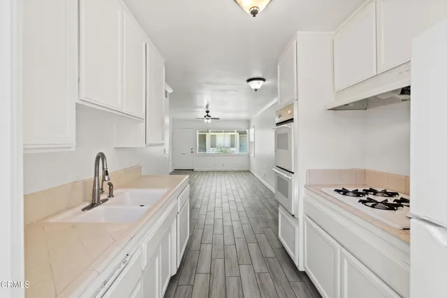 $950,000 | 3341-3345 Porter Lane, Ventura, CA 93003