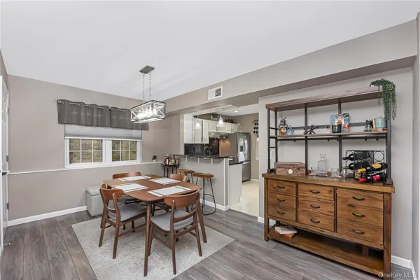 $469,000 | 140 Mariners Way, Copiague, NY 11726