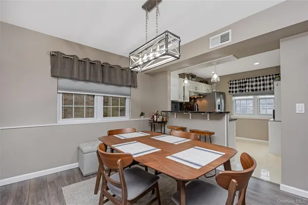 $469,000 | 140 Mariners Way, Copiague, NY 11726