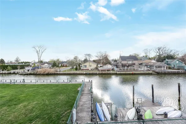 $469,000 | 140 Mariners Way, Copiague, NY 11726