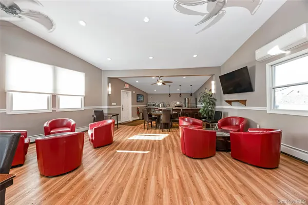 $469,000 | 140 Mariners Way, Copiague, NY 11726