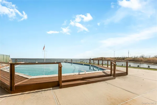 $469,000 | 140 Mariners Way, Copiague, NY 11726