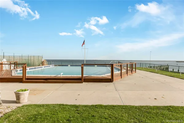 $469,000 | 140 Mariners Way, Copiague, NY 11726