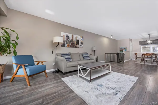 $469,000 | 140 Mariners Way, Copiague, NY 11726