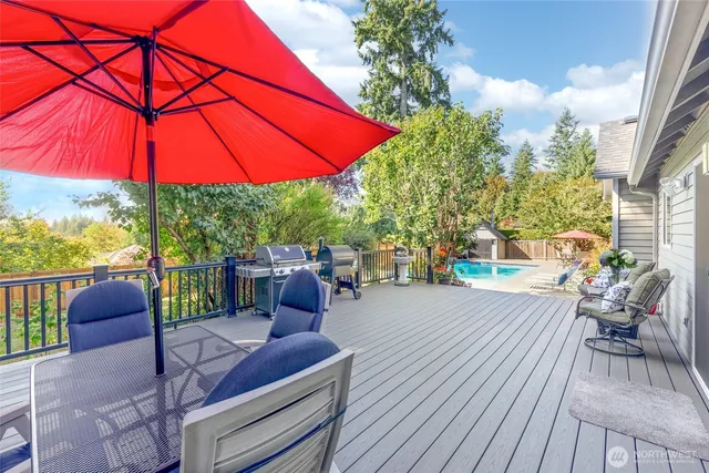 a outdoor view with a sitting space