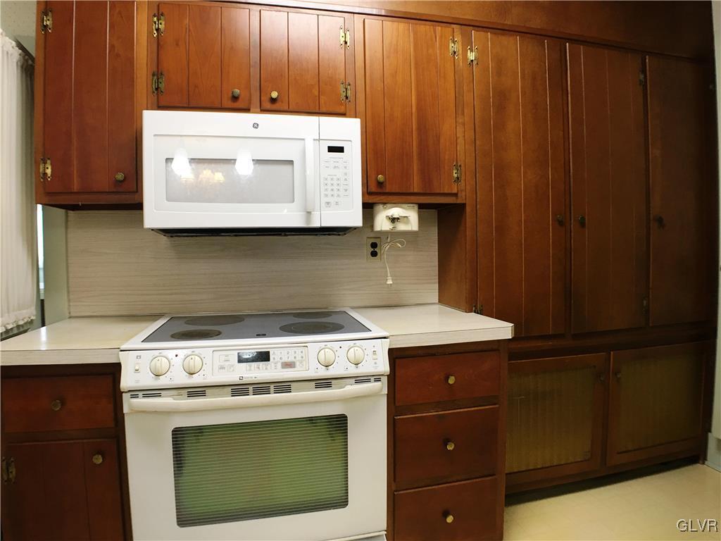 3943 Forest Inn Road Palmerton, PA 18071 - Photo 8 of 33 Gallery Image 8