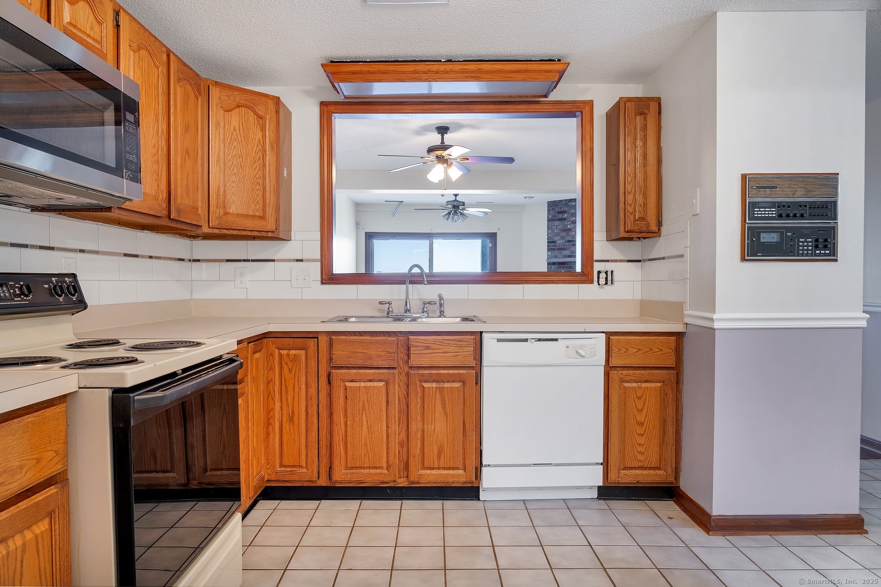 86 Cove Street New Haven, CT 06512 - Photo 12 of 33