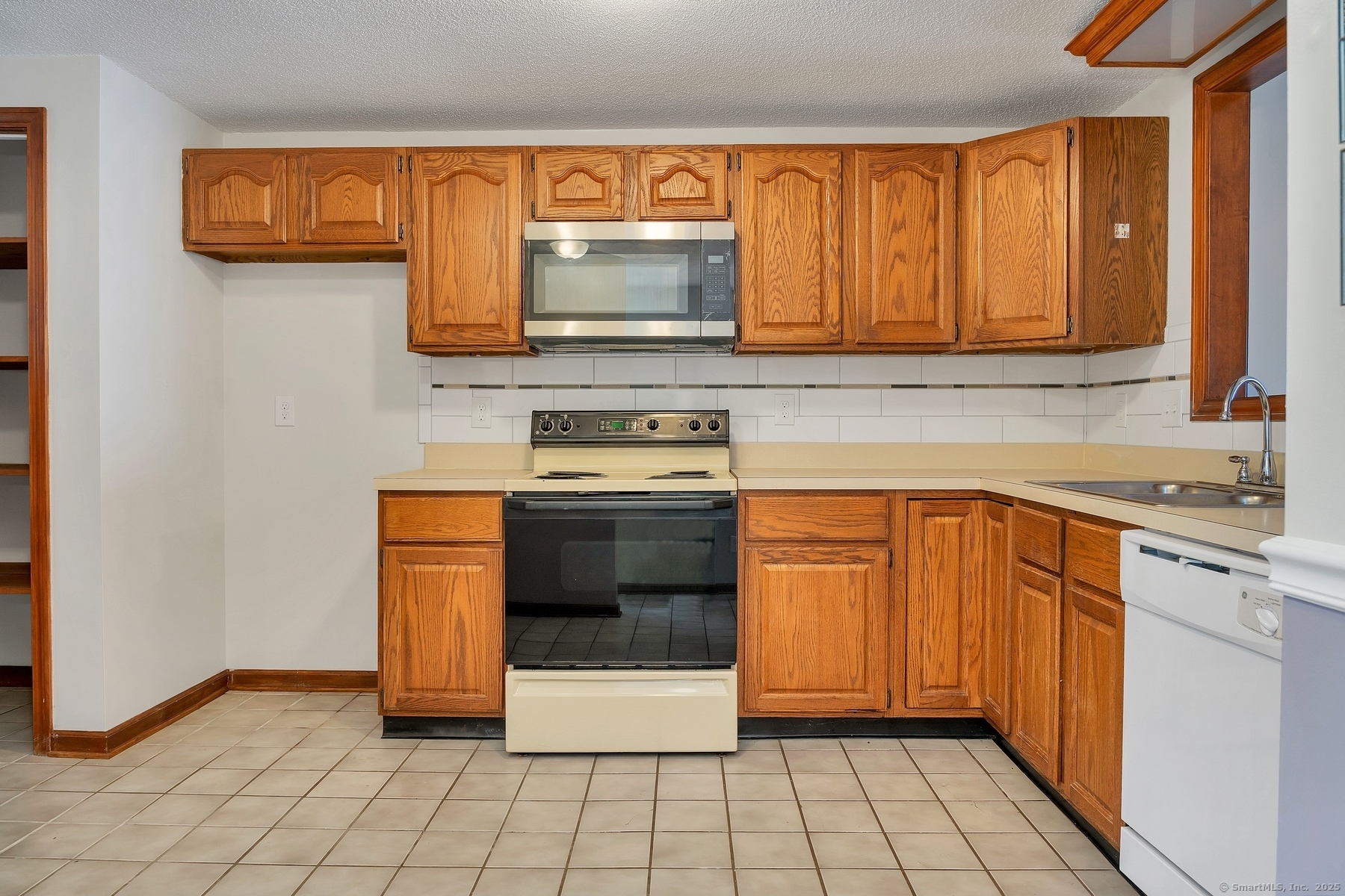 86 Cove Street New Haven, CT 06512 - Photo 8 of 33