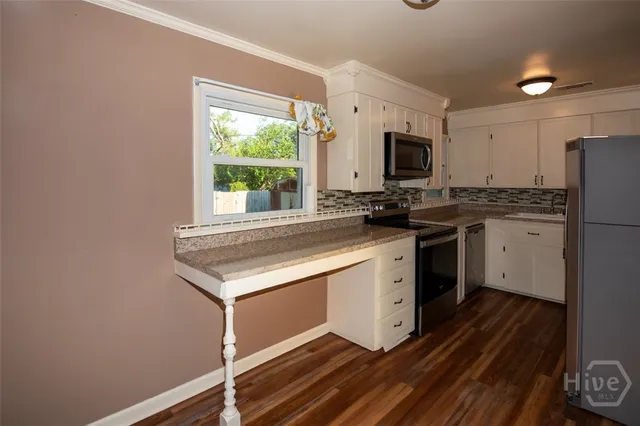 $225,000 | 328 Riverview Drive, Savannah, GA 31404