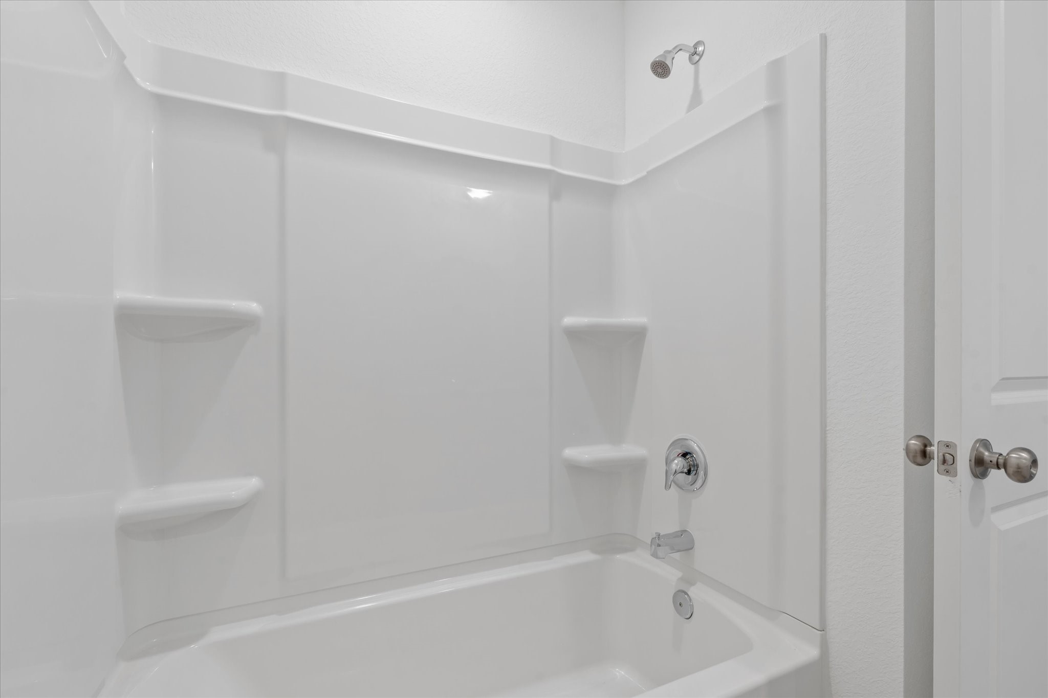 28922 Rustic Windmill Way Hockley, TX 77447 - Photo 6 of 24 a bathroom with a bathtub