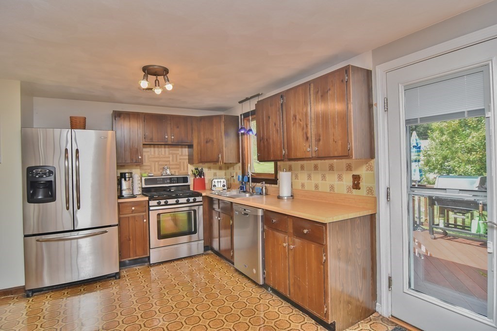 19 Jayson Road Methuen, MA 01844 - Photo 19 of 42 Gallery Image 19