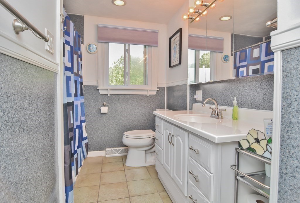 19 Jayson Road Methuen, MA 01844 - Photo 24 of 42 Gallery Image 24