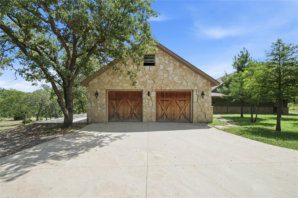 722 3 Skillet Road Springtown, TX 76082 - Photo 4 of 40