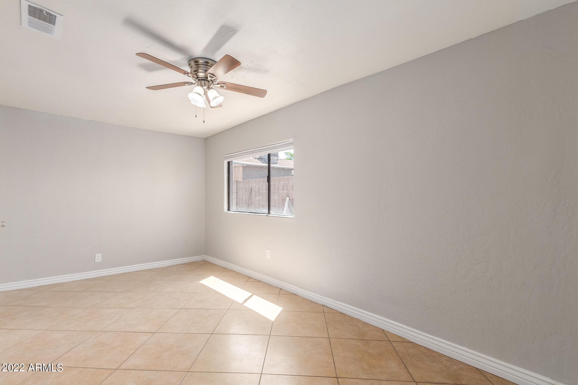 3534 West Almeria Road Phoenix, AZ 85009 - Photo 9 of 17 17 - Almeria