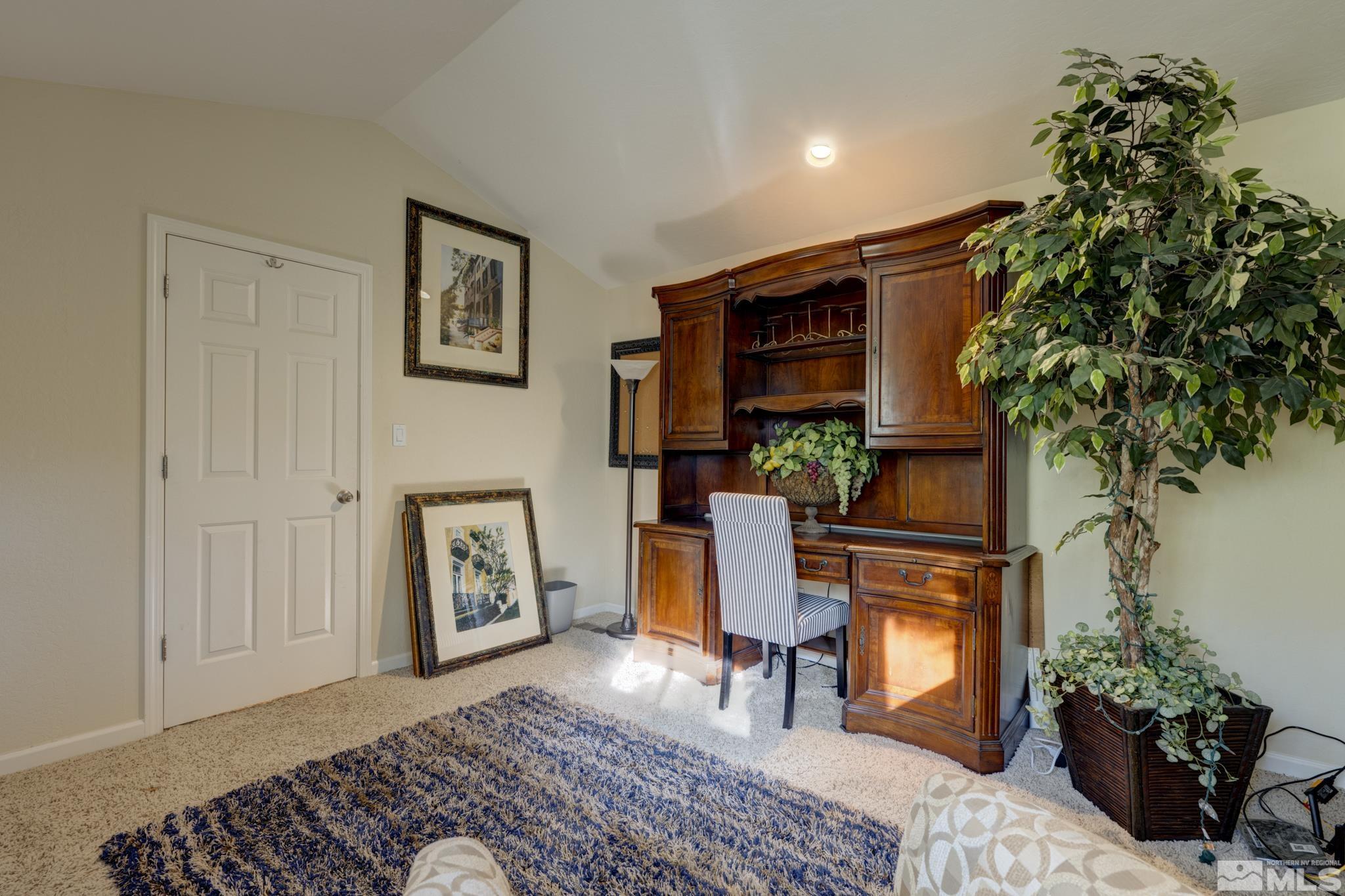 3760 Paradise View Carson City, NV 89703 - Photo 25 of 40 a living room with furniture