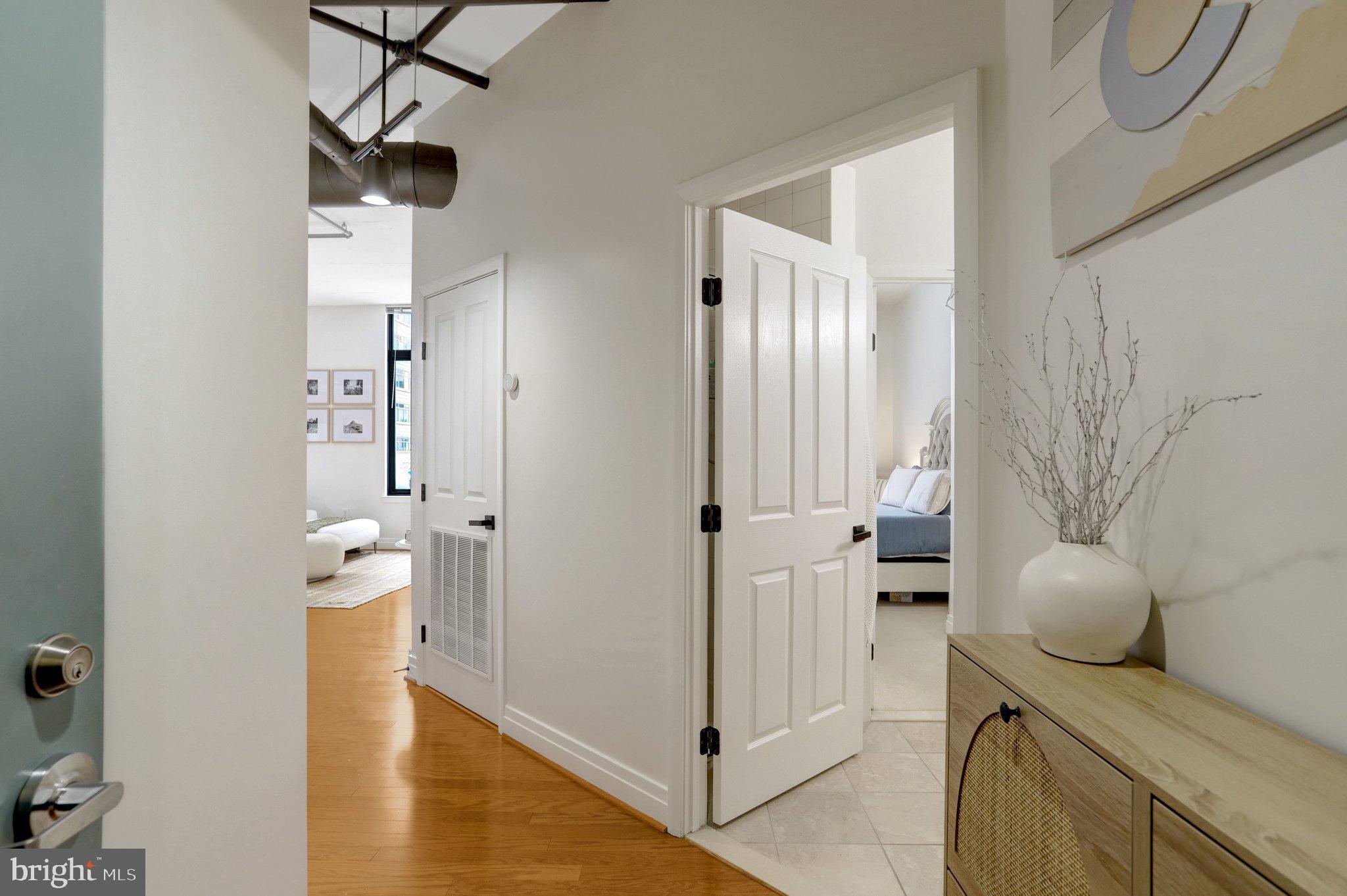 1201 North Garfield Street, Unit 206 Arlington, VA 22201 - Photo 11 of 33 Entry way