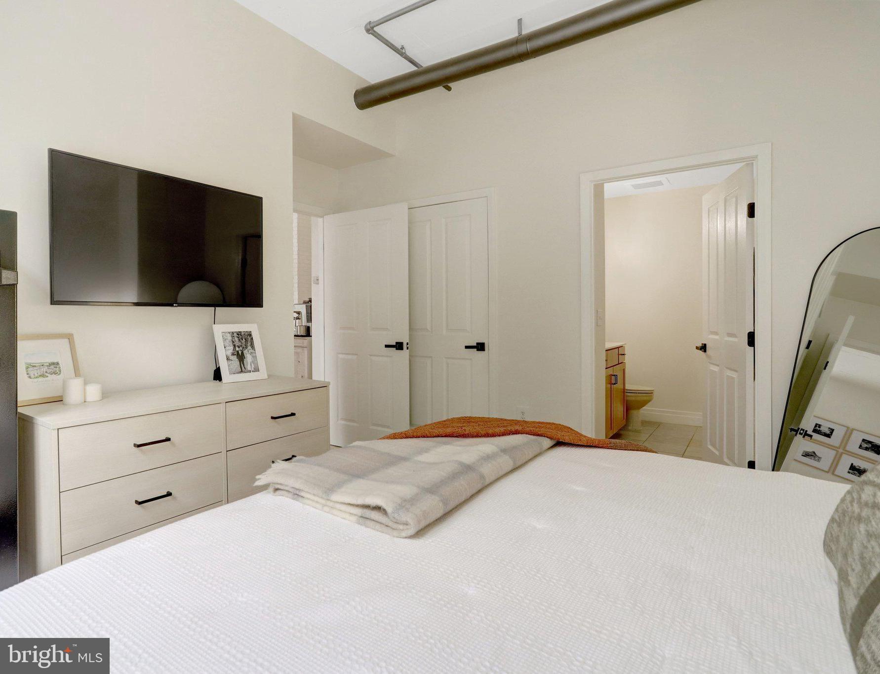 1201 North Garfield Street, Unit 206 Arlington, VA 22201 - Photo 13 of 33 Large close and en-suite BA in primary