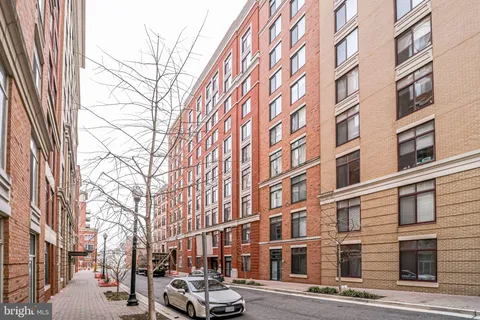 $709,000 | 1201 North Garfield Street, Unit 206, Arlington, VA 22201