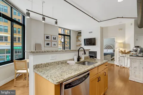 $709,000 | 1201 North Garfield Street, Unit 206, Arlington, VA 22201