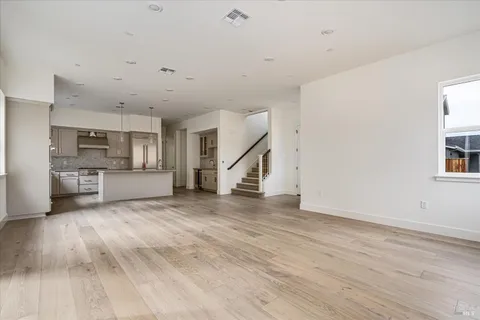 $1,949,000 | 107 Grace Lane, Napa, CA 94559