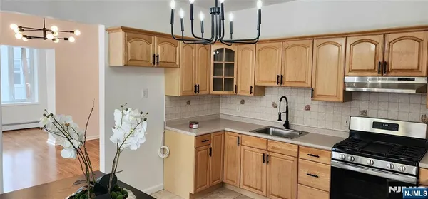 $2,200 | 9 Eagle Street, Unit 1, North Arlington, NJ 07031