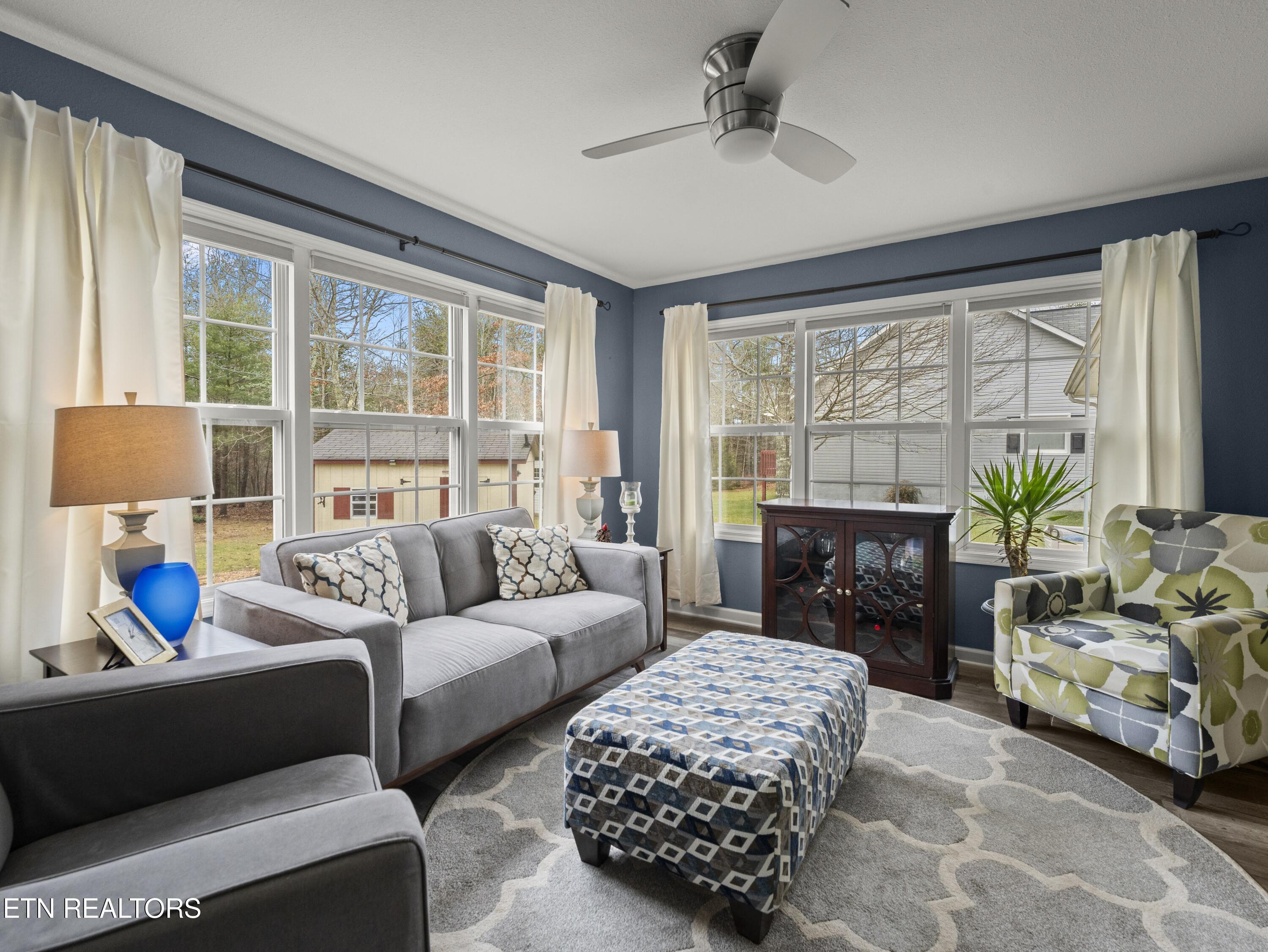 130 Windsor Road Crossville, TN 38558 - Photo 16 of 54 Living Area