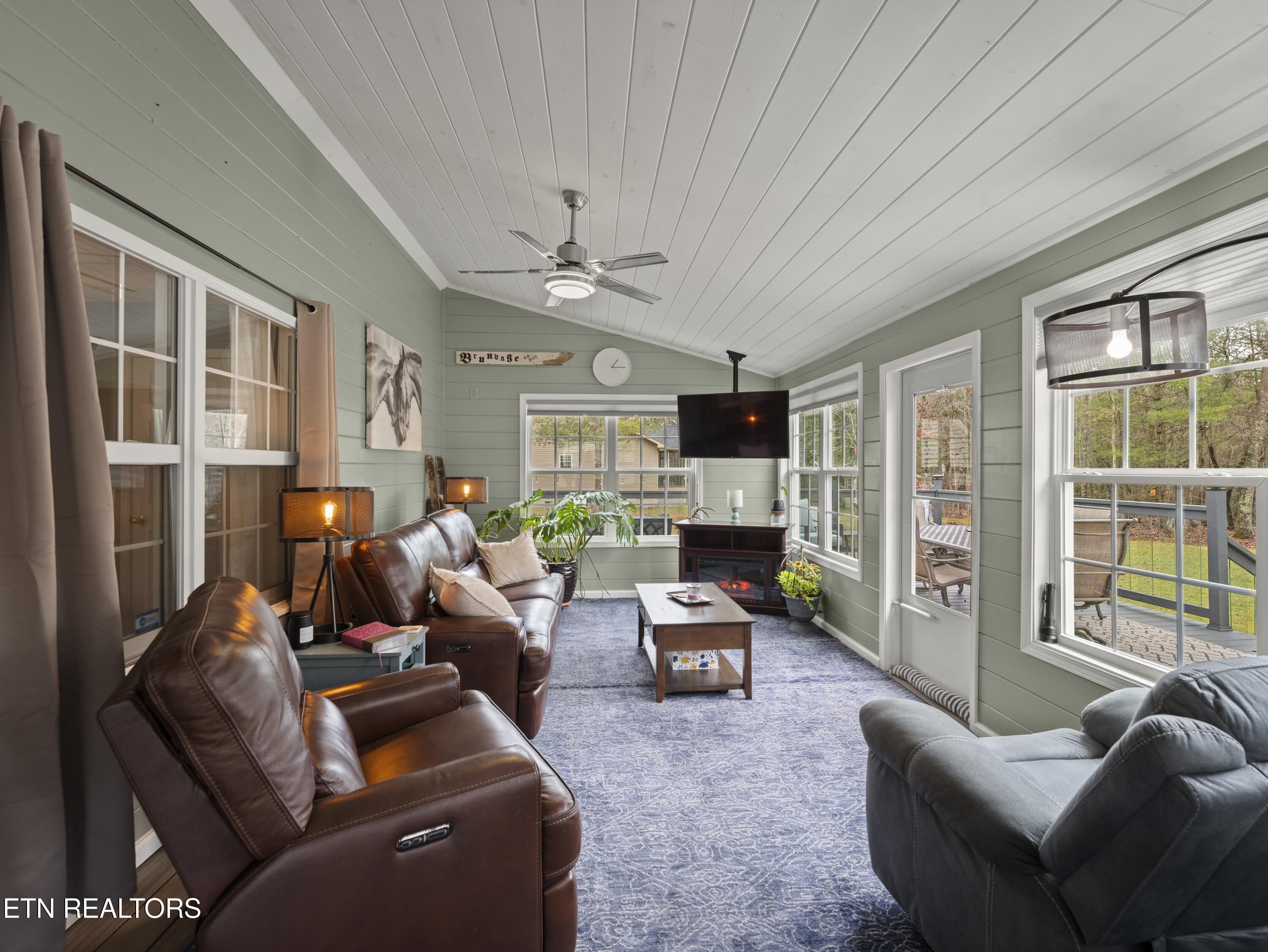 130 Windsor Road Crossville, TN 38558 - Photo 17 of 54 TO the Sunroom
