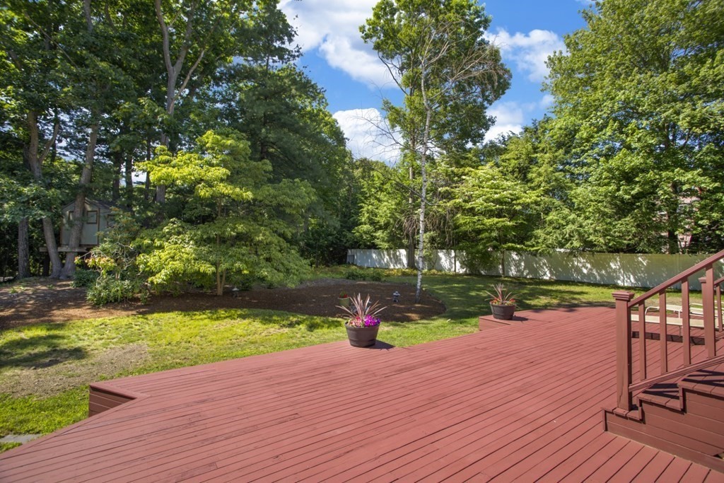 182 Locksley Road Lynnfield, MA 01940 - Photo 17 of 23 Gallery Image 17