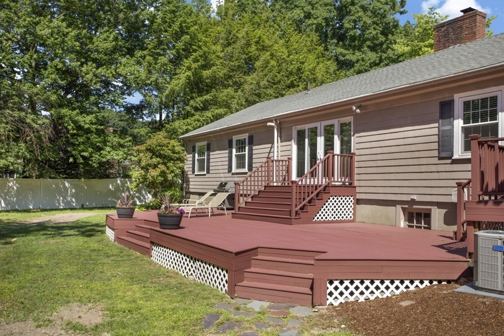 182 Locksley Road Lynnfield, MA 01940 - Photo 20 of 23 Gallery Image 20