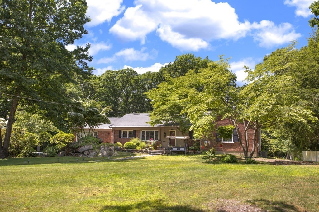 182 Locksley Road Lynnfield, MA 01940 - Photo 23 of 23 Gallery Image 23