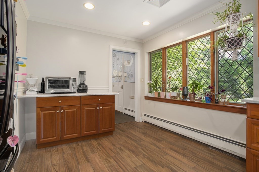 182 Locksley Road Lynnfield, MA 01940 - Photo 6 of 23 Gallery Image 6