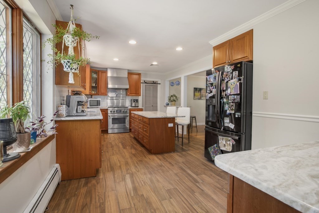 182 Locksley Road Lynnfield, MA 01940 - Photo 7 of 23 Gallery Image 7