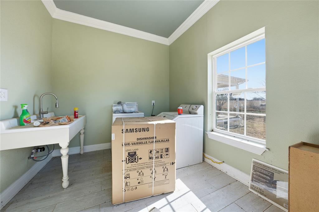 8640 Highway 198 Canton, TX 75103 - Photo 13 of 40 a storage room with a window