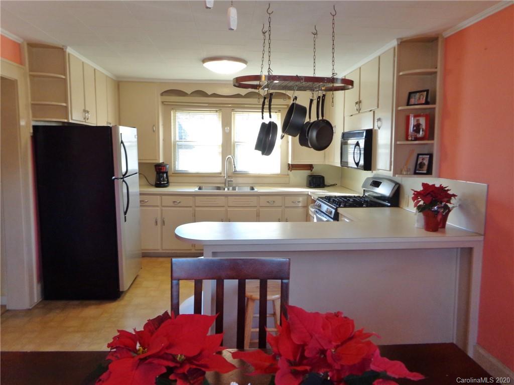 711 Vinearden Road Morganton, NC 28655 - Photo 8 of 15 Gallery Image 8