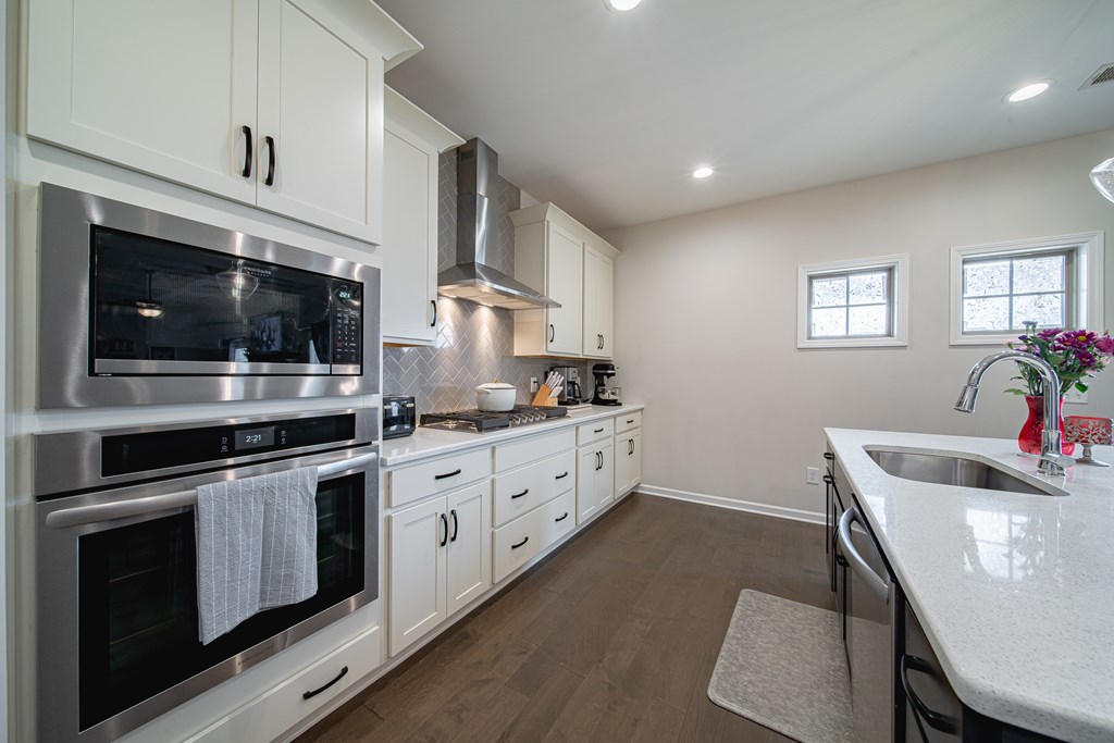 8066 Hayfields Road Columbus, GA 31904 - Photo 11 of 49 Double ovens!