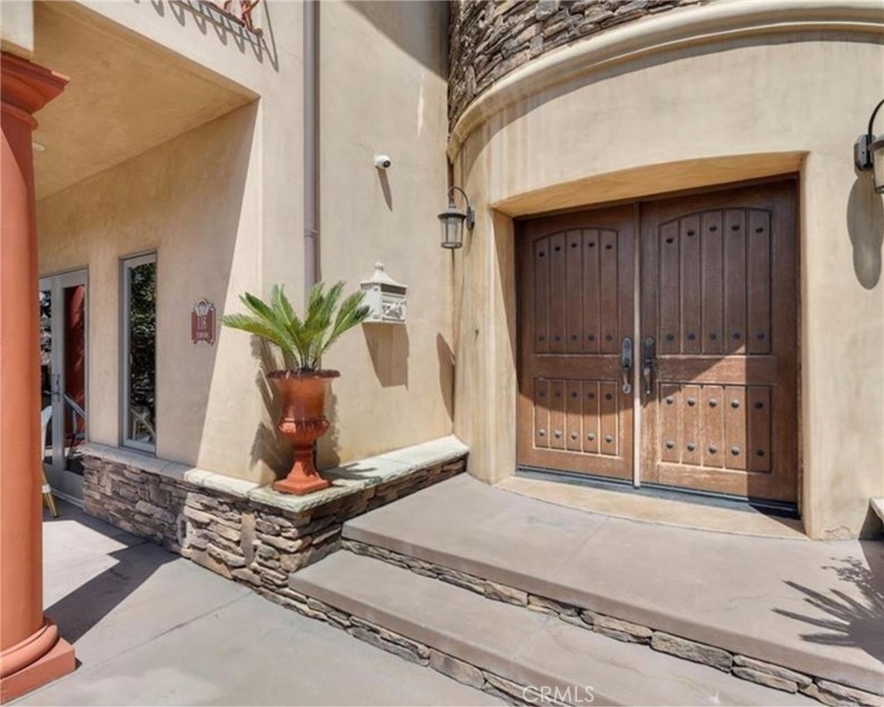 116 Termino Avenue Long Beach, CA 90803 - Photo 13 of 67 Front house with double door
