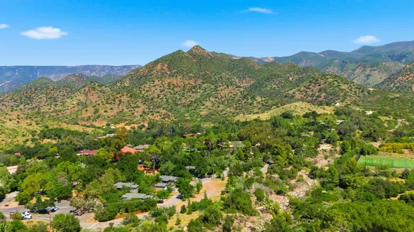 $1,695,000 | 1310 McAndrew Road, Ojai, CA 93023