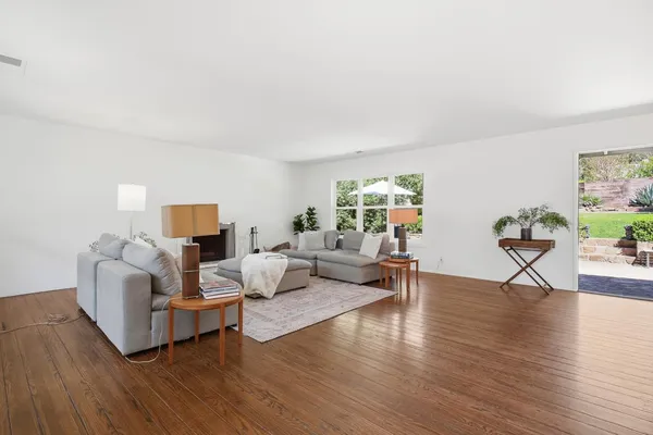 $1,695,000 | 1310 McAndrew Road, Ojai, CA 93023