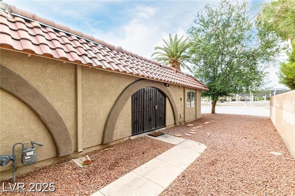848 Hedge Way, Unit 5 Las Vegas, NV 89110 - Photo 2 of 21
