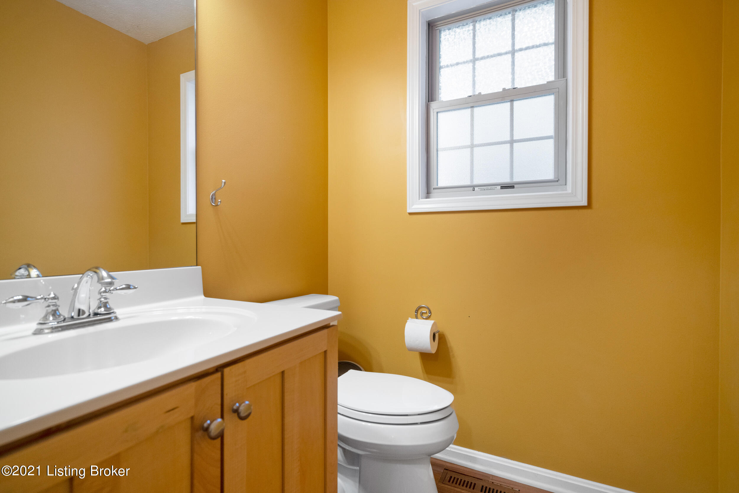 7201 Rambo Way Louisville, KY 40228 - Photo 28 of 69 Half Bath, First Floor