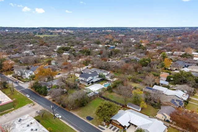 $399,999 | 2208 Lawnmont Avenue, Austin, TX 78756