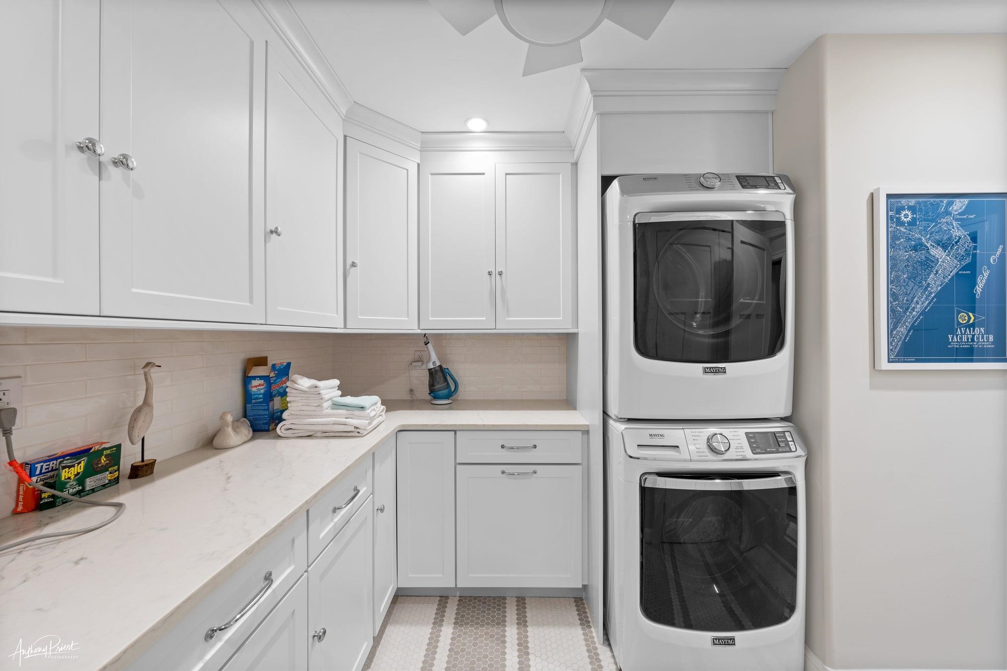 526 7th Street Avalon, NJ 08202 - Photo 22 of 24 a utility room with sink dryer and washer