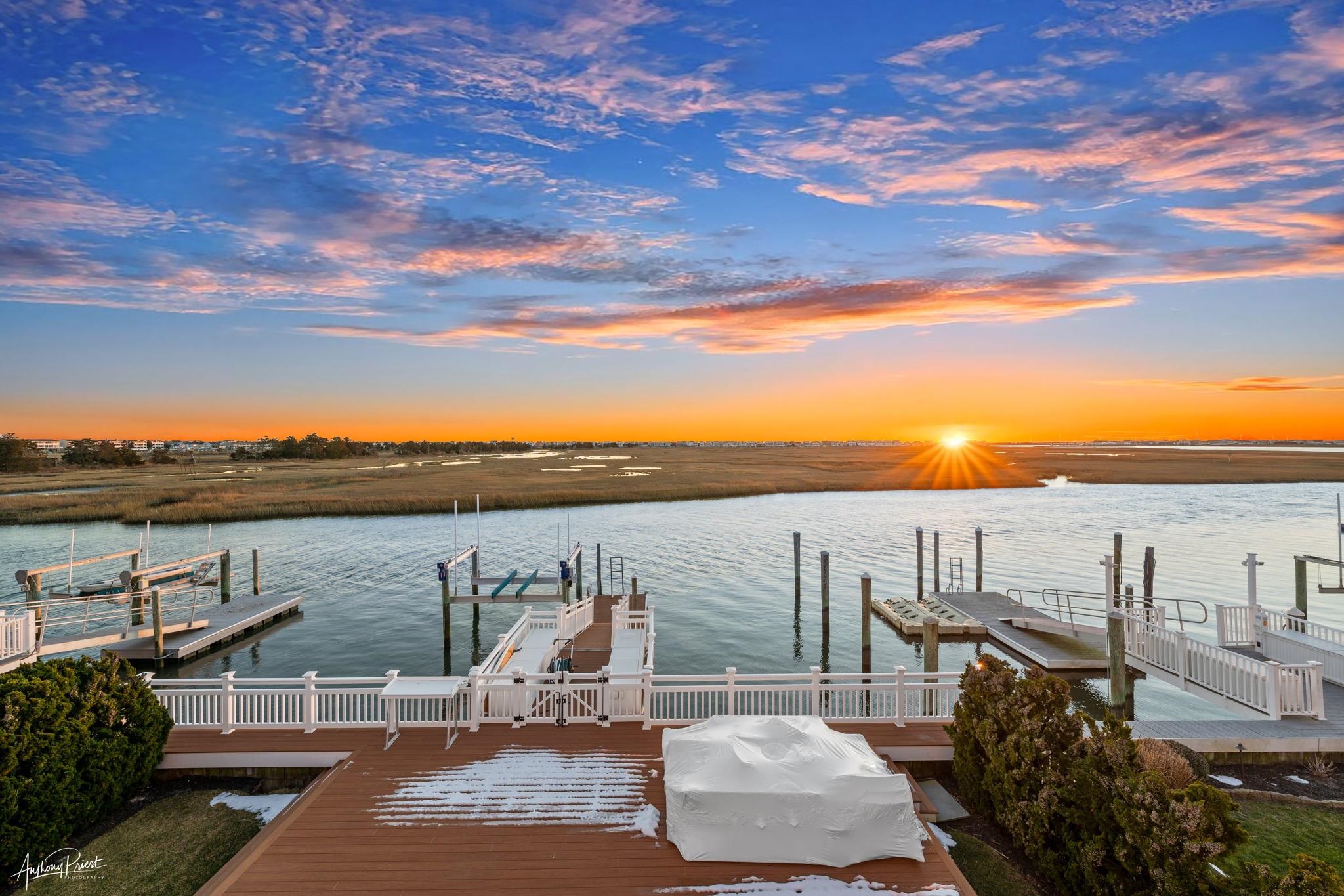526 7th Street Avalon, NJ 08202 - Photo 3 of 24 a view of a terrace with sitting space