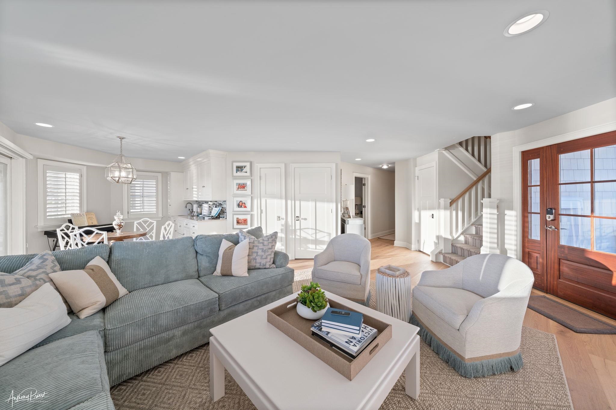 526 7th Street Avalon, NJ 08202 - Photo 5 of 24 a living room with furniture and a table