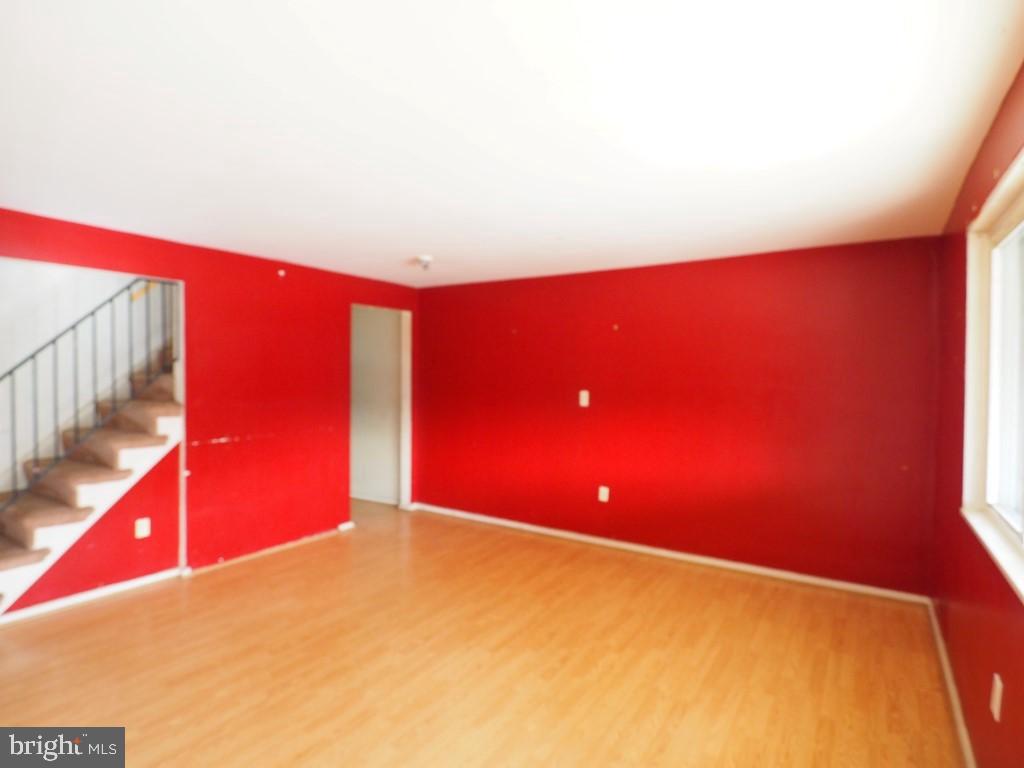 4210 Bonner Road Baltimore, MD 21216 - Photo 3 of 15 Living Area