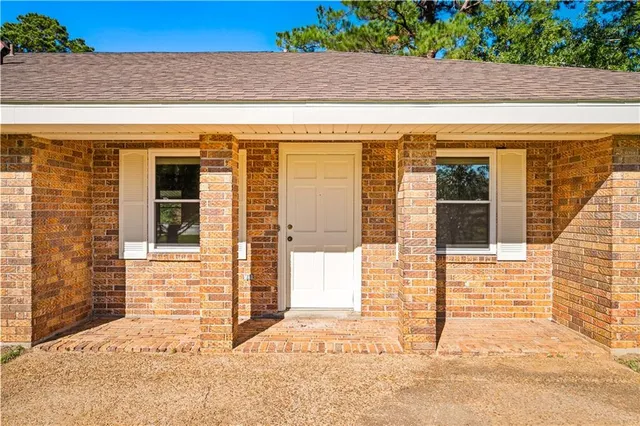 $299,000 | 794 Robinson Bridge Road, Woodworth, LA 71485