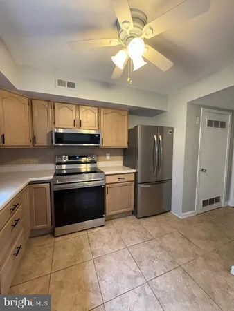 $2,800 | 10 Lafayette Lane, Cherry Hill, NJ 08003