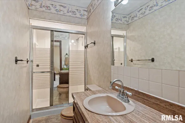 $295,000 | 2 Linda Lane, Taylorville, IL 62568