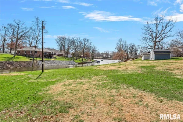 $295,000 | 2 Linda Lane, Taylorville, IL 62568